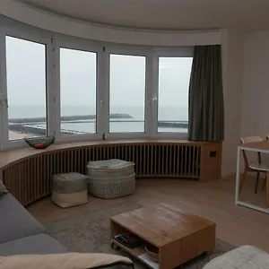 Apartment Met Zeezicht